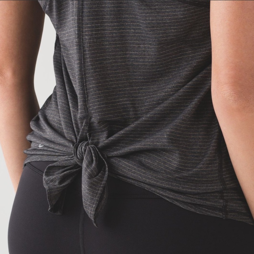 VEUC lululemon tie it up singlet in heathered black